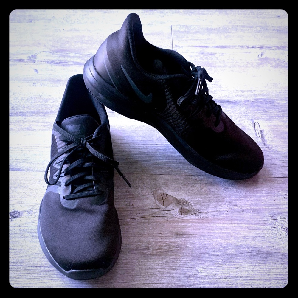Like NEW Nike In Season TR8